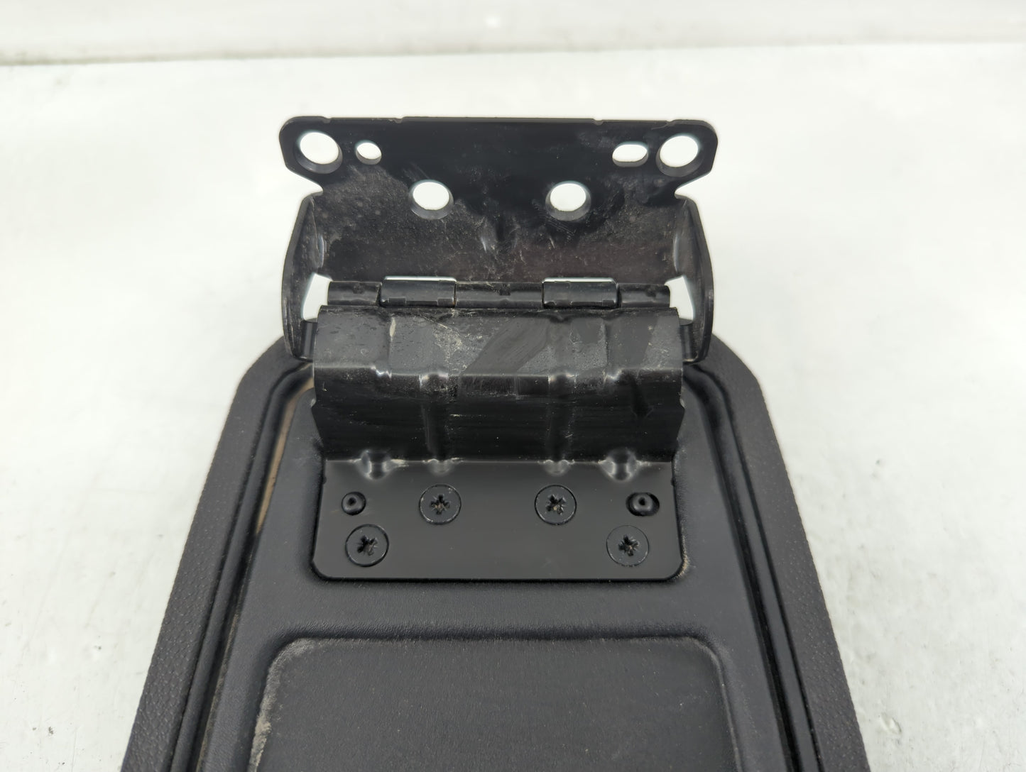 2010 Ford Focus Center Console Armrest Cover Lid P/N:KF3043A201 265 09 Fits OEM Used Auto Parts - Oemusedautoparts1.com