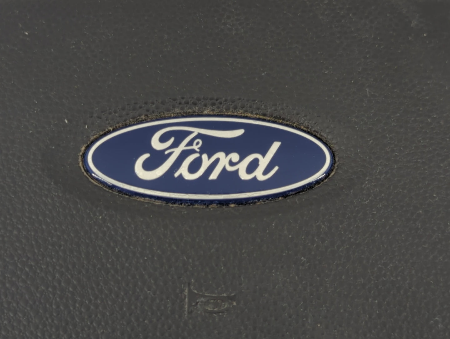 2008-2011 Ford Focus Air Bag Driver Left Steering Wheel Mounted Fits Fits 2008 2009 2010 2011 OEM Used Auto Parts - Oemuseda