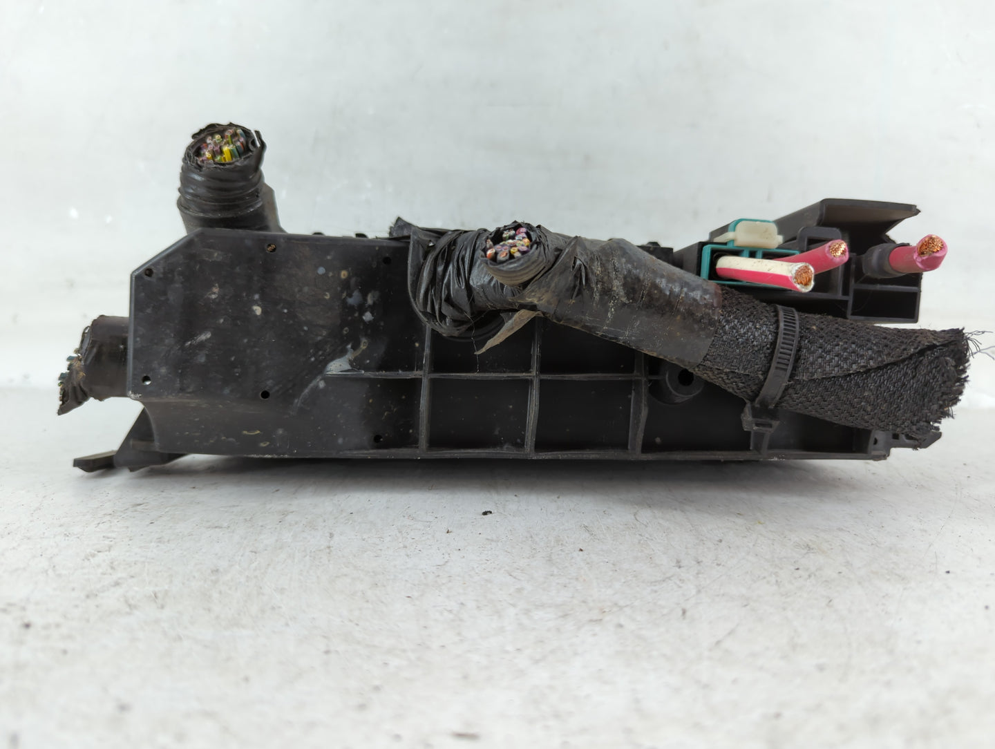 2008-2011 Ford Focus Fusebox Fuse Box Panel Relay Module P/N:8S4T-14A003AC Fits Fits 2008 2009 2010 2011 OEM Used Auto Parts