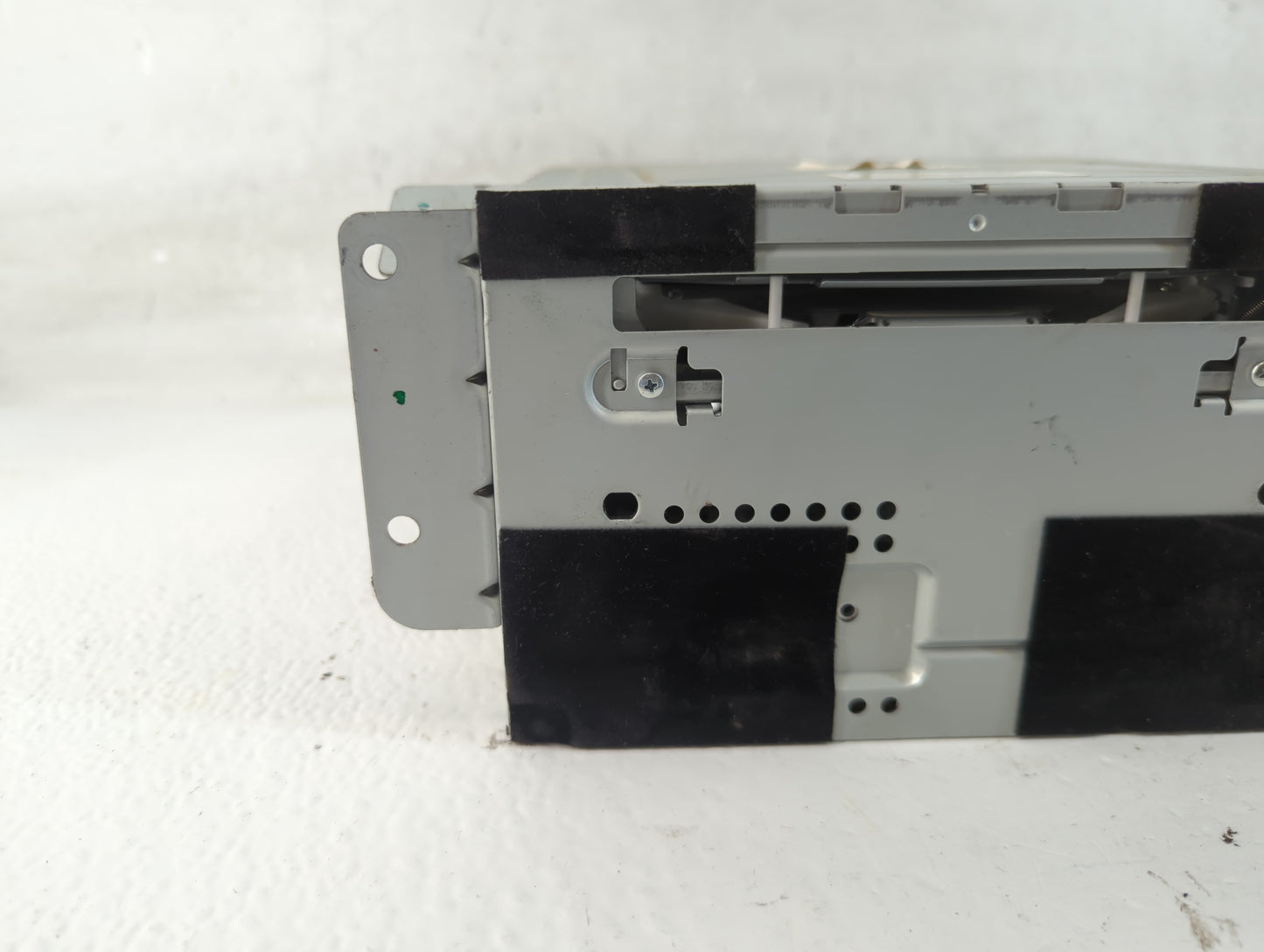 2010-2011 Ford Focus Radio AM FM Cd Player Receiver Replacement P/N:9S4T-19C107-AC Fits Fits 2010 2011 OEM Used Auto Parts -