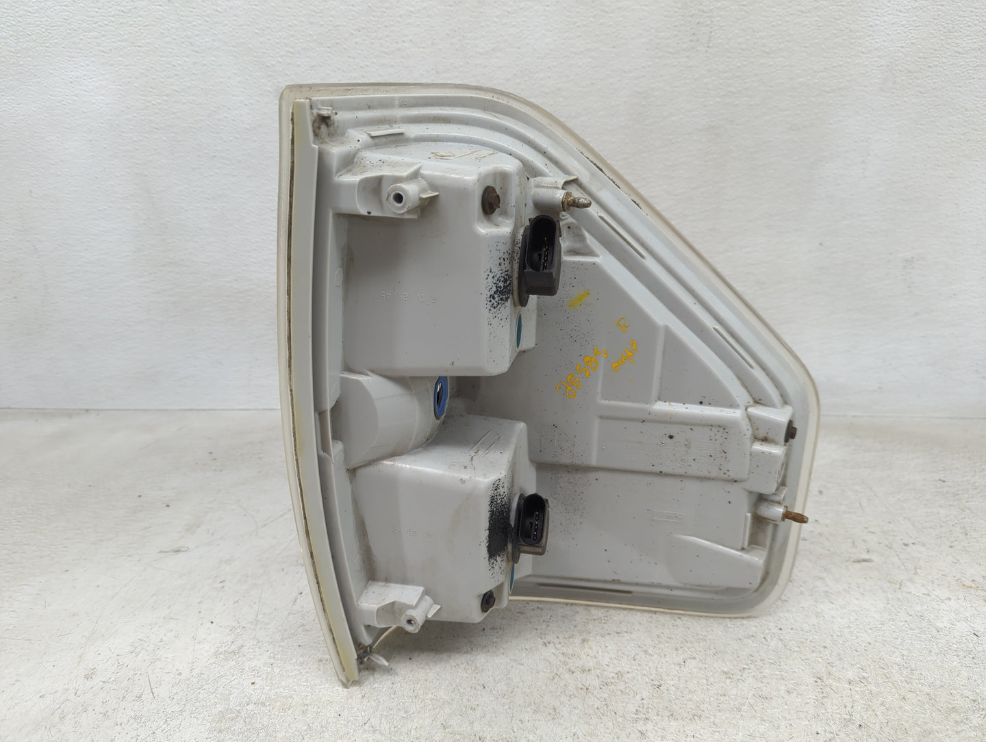 2010 Ford Ford F150 Pickup Tail Light Assembly Passenger Right OEM Fits Fits 2009 2011 2012 2013 2014 OEM Used Auto Parts - 