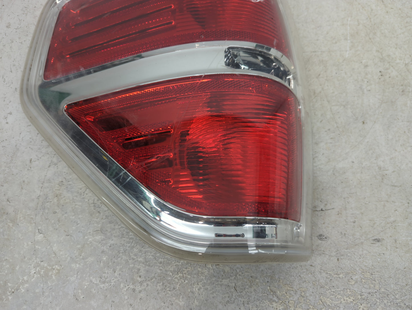 2010 Ford Ford F150 Pickup Tail Light Assembly Driver Left OEM Fits Fits 2009 2011 2012 2013 2014 OEM Used Auto Parts - Oemu