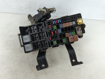 compare product 2010-2012 Ford Fusion Fusebox Fuse Box Panel Relay Module P/N:54-7146-30 Fits Fits 2010 2011 2012 OEM Used Auto Parts
