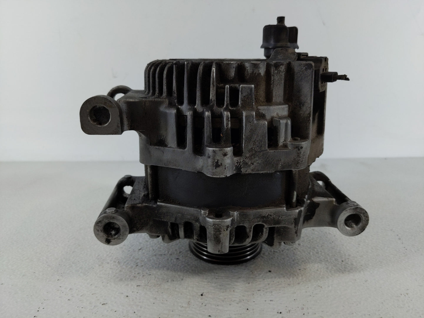 2010-2012 Ford Fusion Alternator Replacement Generator Charging Assembly Engine OEM P/N:9L8T-10300-A Fits Fits 2009 2010 201