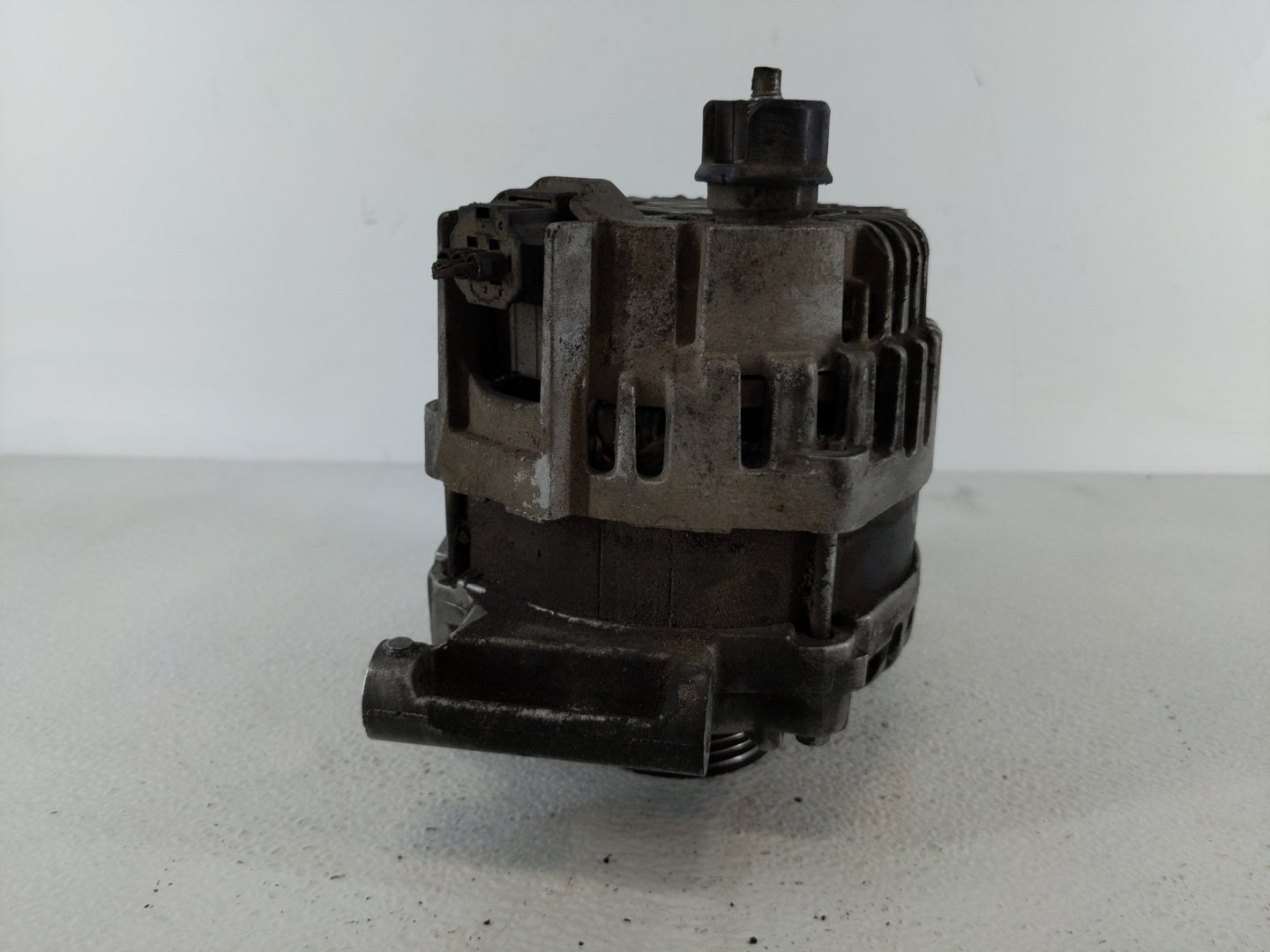 2010-2012 Ford Fusion Alternator Replacement Generator Charging Assembly Engine OEM P/N:9L8T-10300-A Fits Fits 2009 2010 201