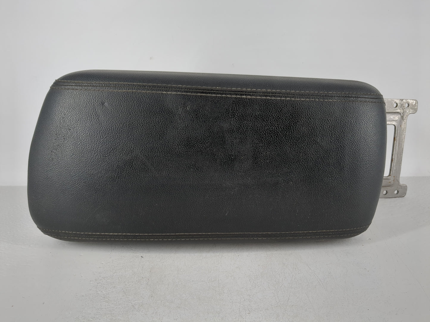 2010-2012 Ford Fusion Center Console Armrest Cover Lid Fits Fits 2010 2011 2012 OEM Used Auto Parts - Oemusedautoparts1.com