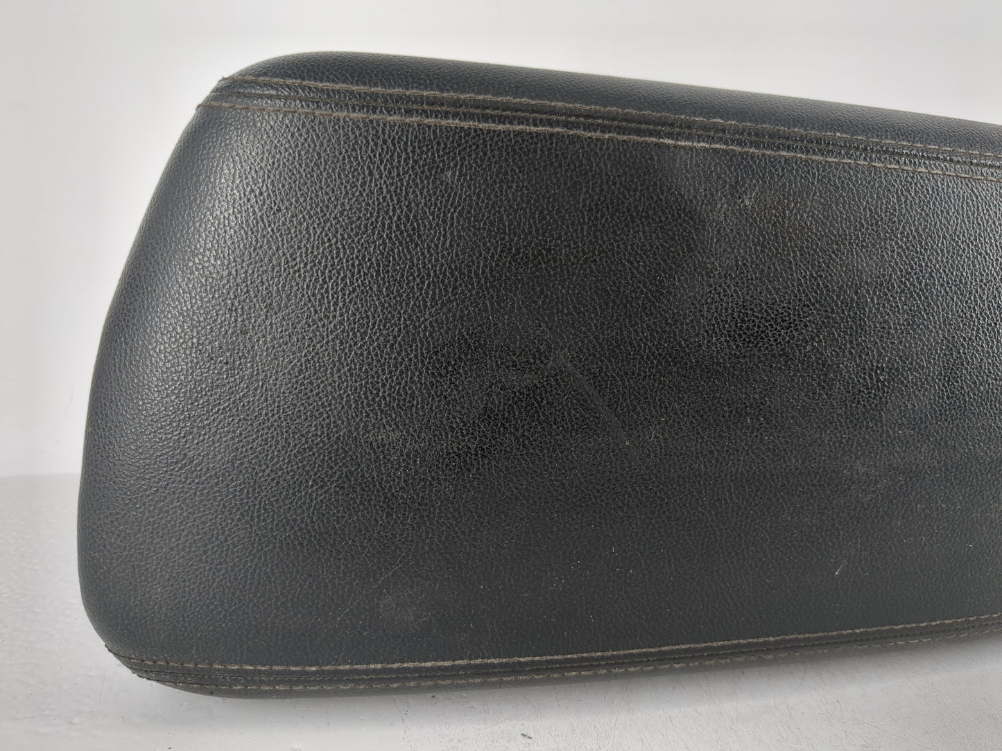 2010-2012 Ford Fusion Center Console Armrest Cover Lid Fits Fits 2010 2011 2012 OEM Used Auto Parts - Oemusedautoparts1.com