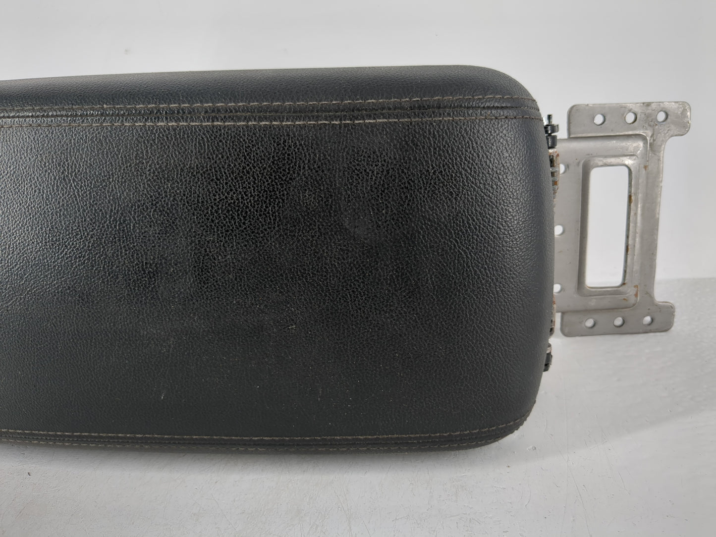 2010-2012 Ford Fusion Center Console Armrest Cover Lid Fits Fits 2010 2011 2012 OEM Used Auto Parts - Oemusedautoparts1.com