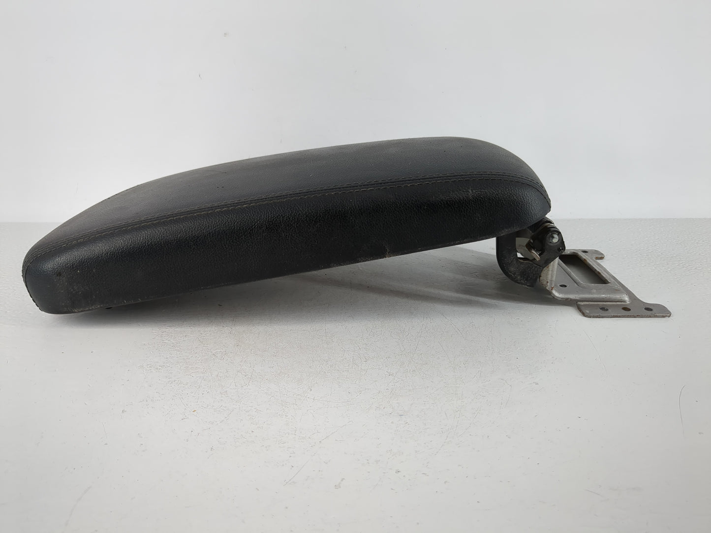 2010-2012 Ford Fusion Center Console Armrest Cover Lid Fits Fits 2010 2011 2012 OEM Used Auto Parts - Oemusedautoparts1.com