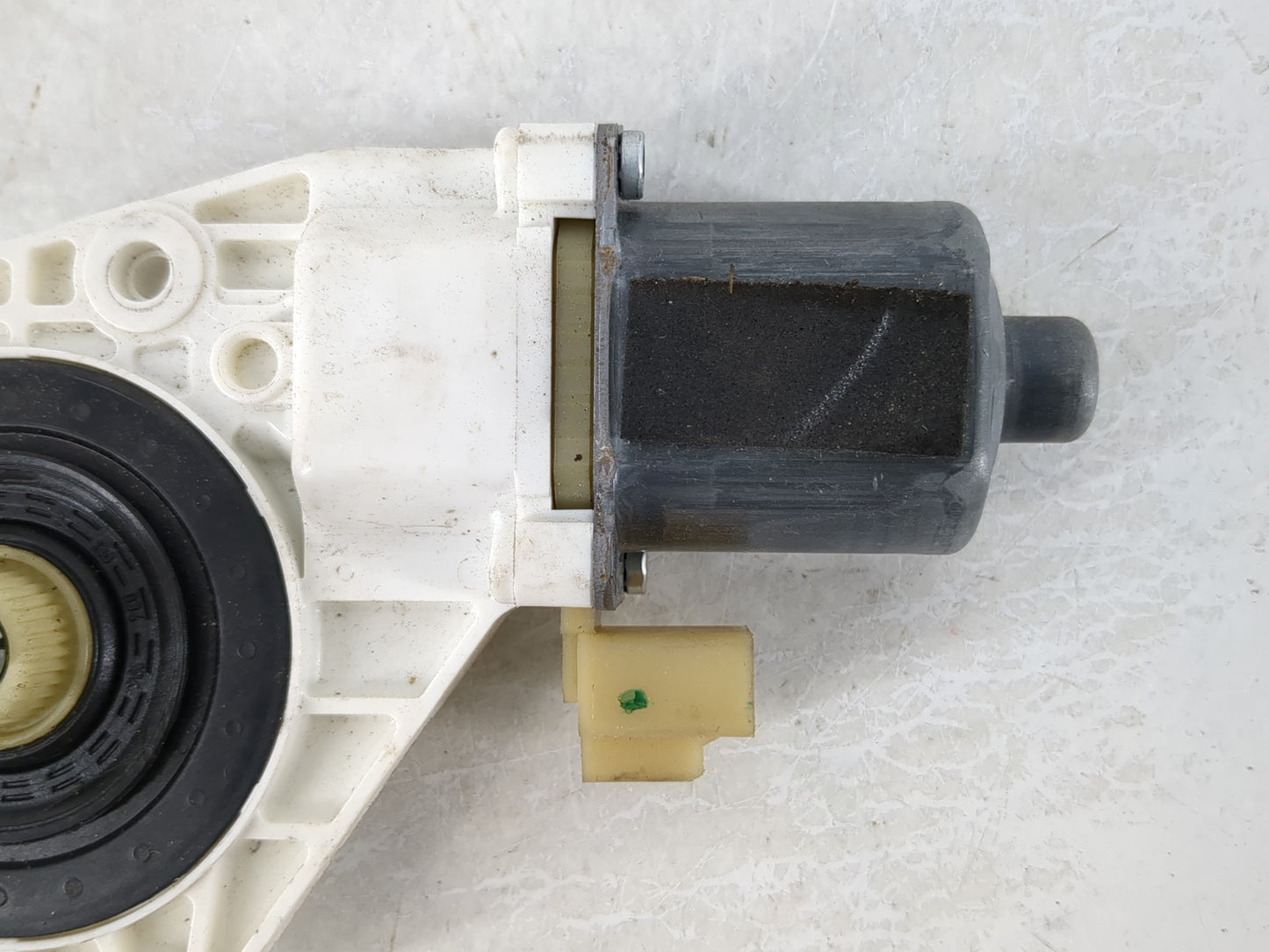 2006-2012 Ford Fusion Used Window Regulator Passenger Front 1122298 - Oemusedautoparts1.com