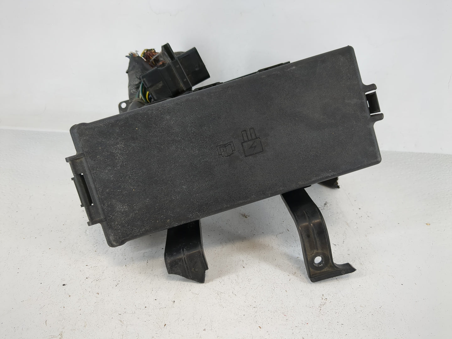 2010-2012 Ford Fusion Fusebox Fuse Box Panel Relay Module P/N:54-7148-30 Fits Fits 2010 2011 2012 OEM Used Auto Parts - Oemu