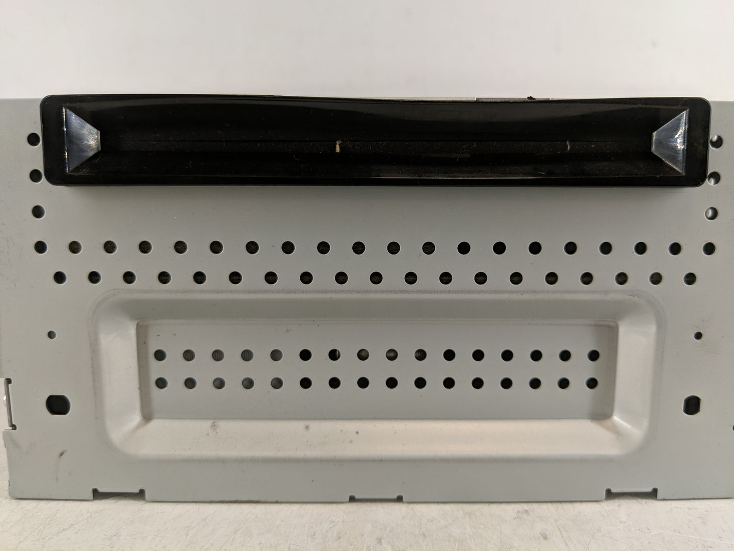 2010 Ford Fusion Radio AM FM Cd Player Receiver Replacement Fits OEM Used Auto Parts - Oemusedautoparts1.com