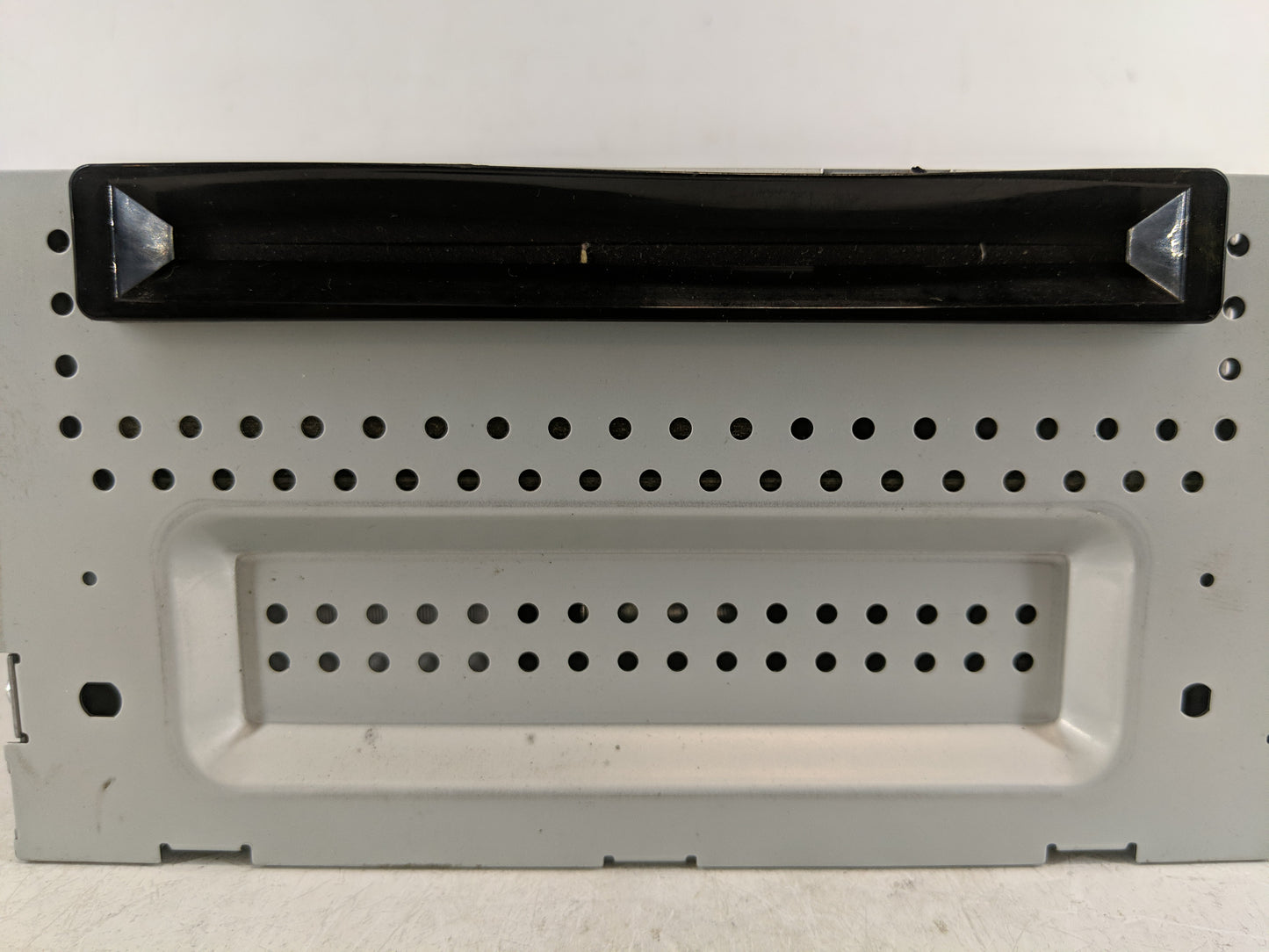 2010 Ford Fusion Radio AM FM Cd Player Receiver Replacement Fits OEM Used Auto Parts - Oemusedautoparts1.com