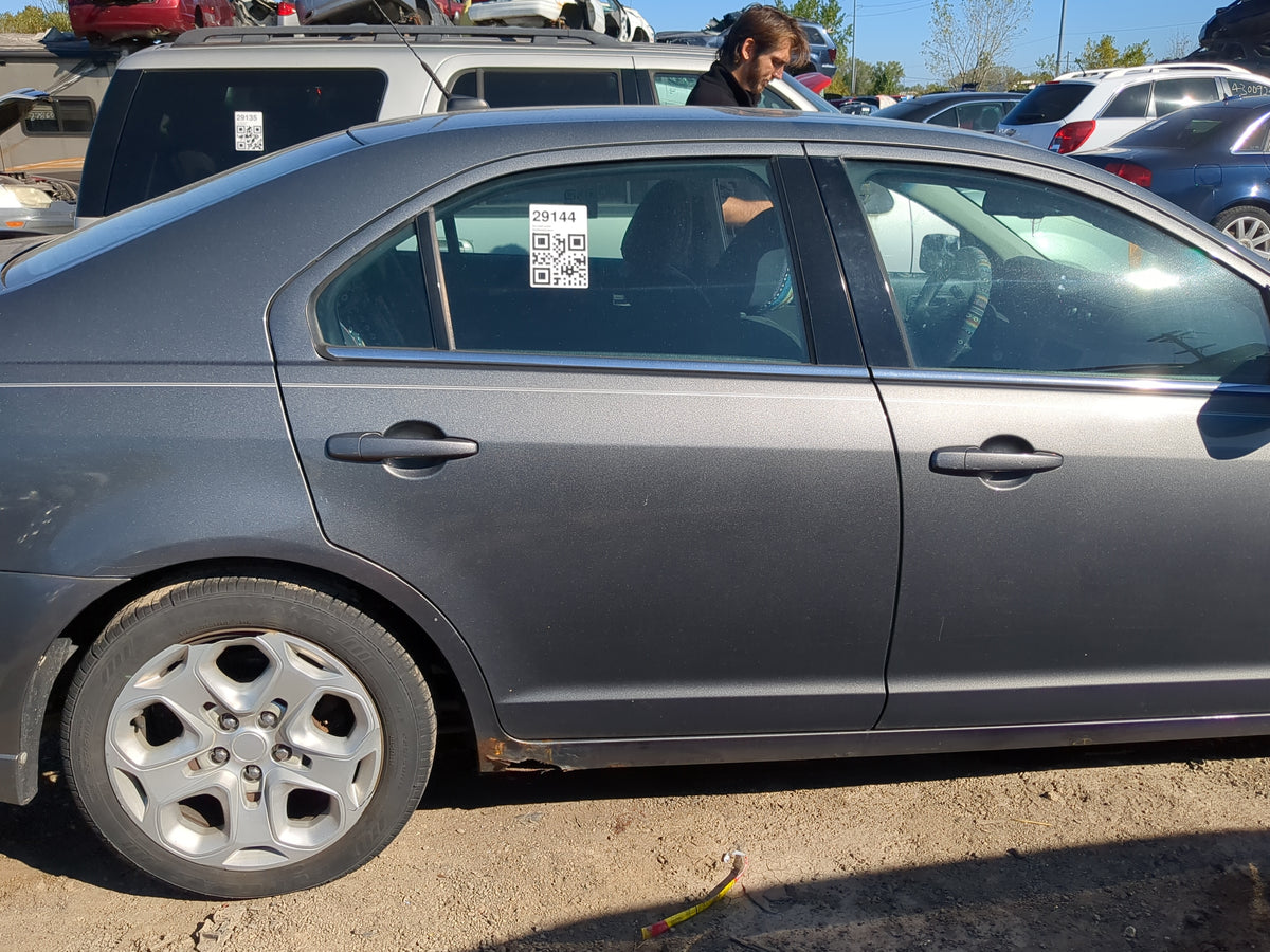 2006-2012 Ford Fusion Passenger Rear Door Oem 1180525 - Oemusedautoparts1.com
