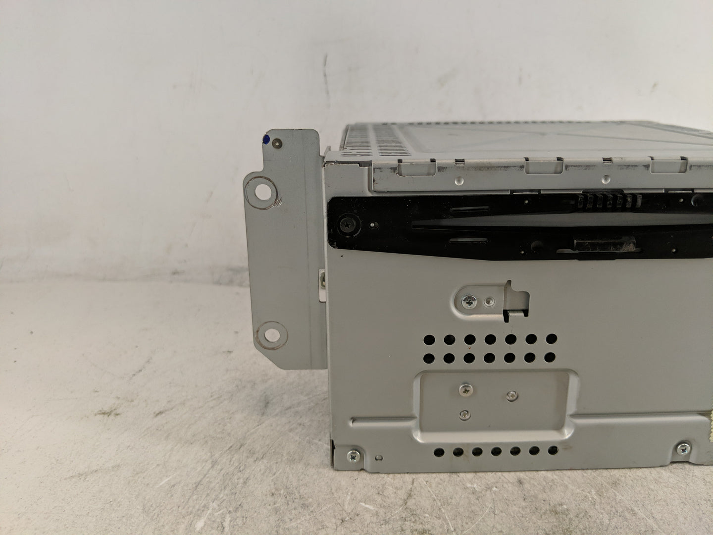 2010 Ford Fusion Radio AM FM Cd Player Receiver Replacement P/N:BE5T-19C157-AB 9E5T-18A802-AE Fits OEM Used Auto Parts - Oem