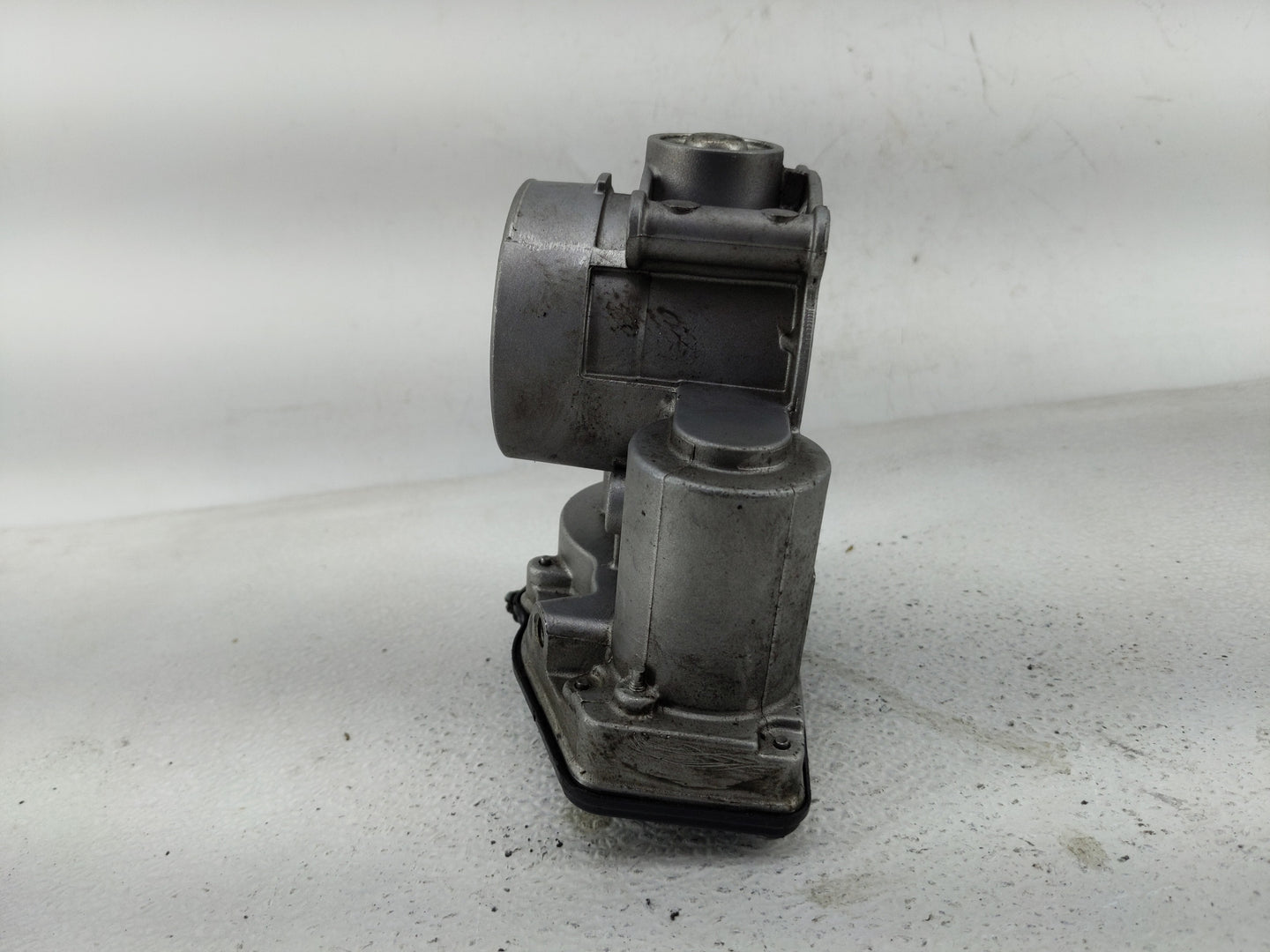 2010-2012 Ford Fusion Throttle Body Fits Fits 2009 2010 2011 2012 OEM Used Auto Parts - Oemusedautoparts1.com
