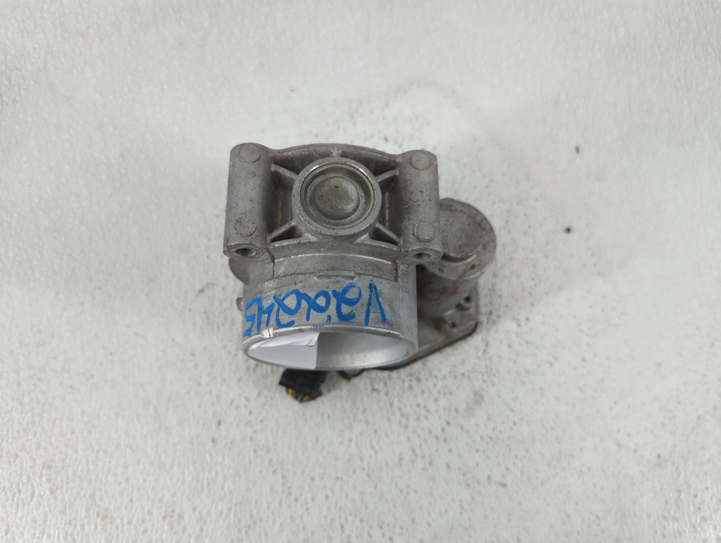 2010-2012 Ford Fusion Throttle Body P/N:9L8E-BC Fits Fits 2009 2010 2011 2012 OEM Used Auto Parts - Oemusedautoparts1.com