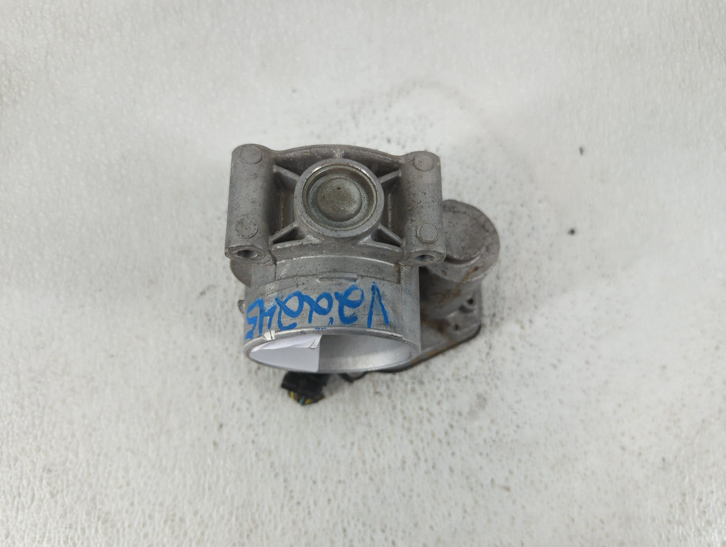 2010-2012 Ford Fusion Throttle Body P/N:9L8E-BC Fits Fits 2009 2010 2011 2012 OEM Used Auto Parts - Oemusedautoparts1.com