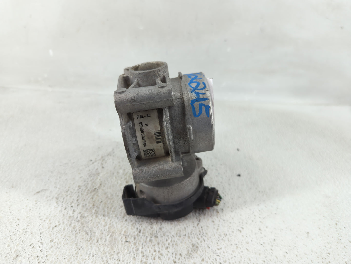 2010-2012 Ford Fusion Throttle Body P/N:9L8E-BC Fits Fits 2009 2010 2011 2012 OEM Used Auto Parts - Oemusedautoparts1.com