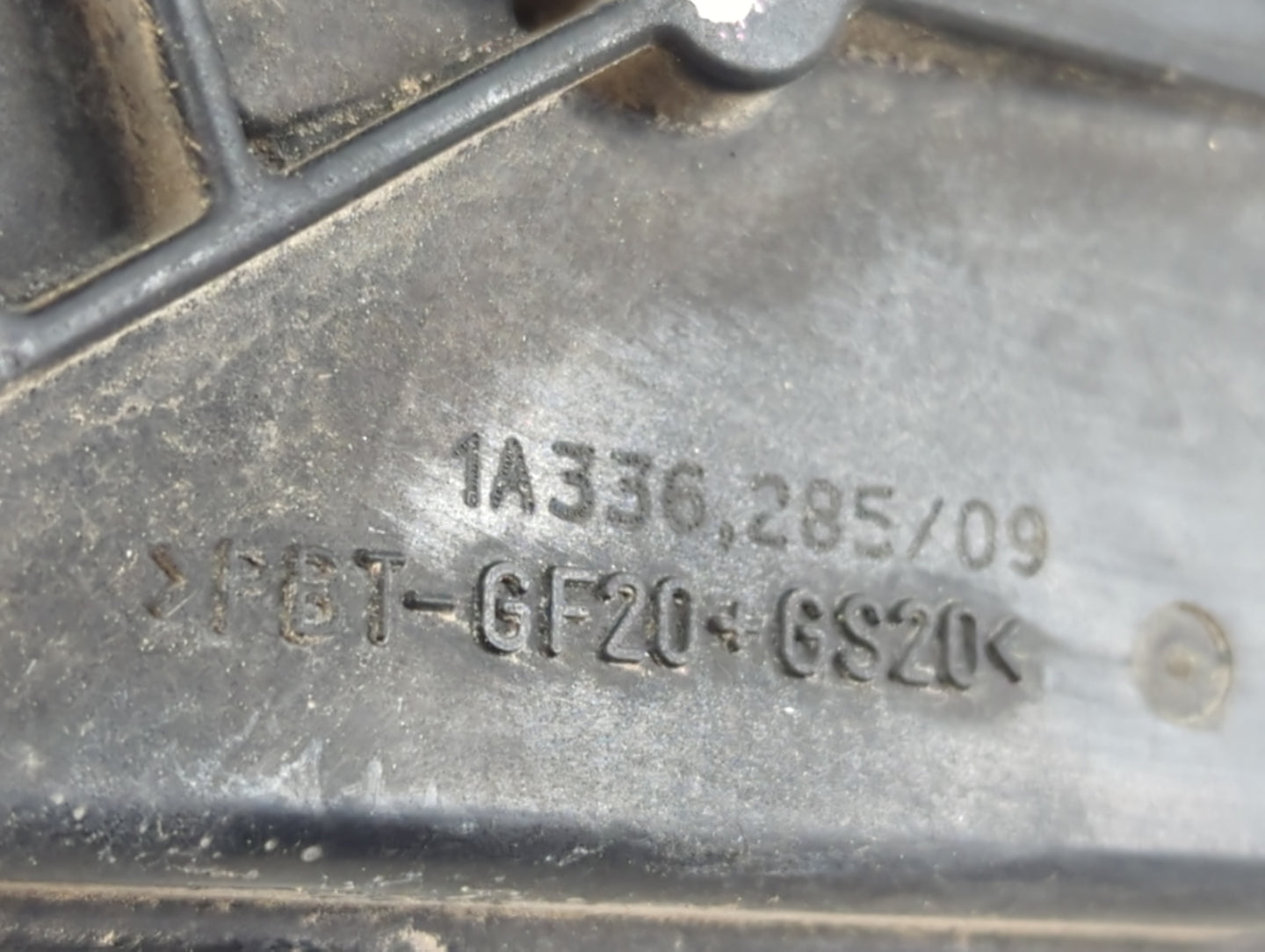 2010-2012 Ford Fusion Throttle Body P/N:9L8E-BC Fits Fits 2009 2010 2011 2012 OEM Used Auto Parts - Oemusedautoparts1.com