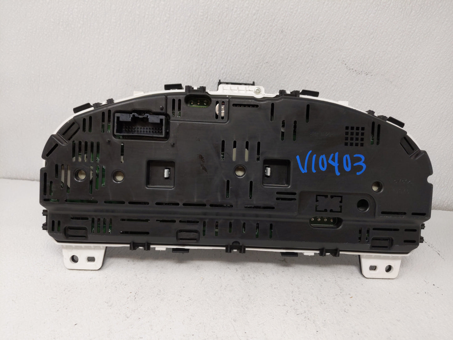 2010 Ford Fusion Instrument Cluster Speedometer Gauges P/N:AE5T-10849-RC AE5T-10849-RC Fits OEM Used Auto Parts - Oemusedaut