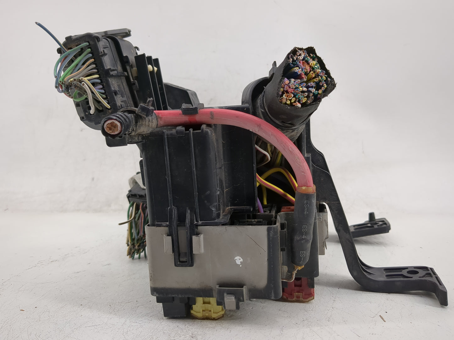 2010-2012 Ford Fusion Fusebox Fuse Box Panel Relay Module P/N:BE5T14290E Fits Fits 2010 2011 2012 OEM Used Auto Parts - Oemu