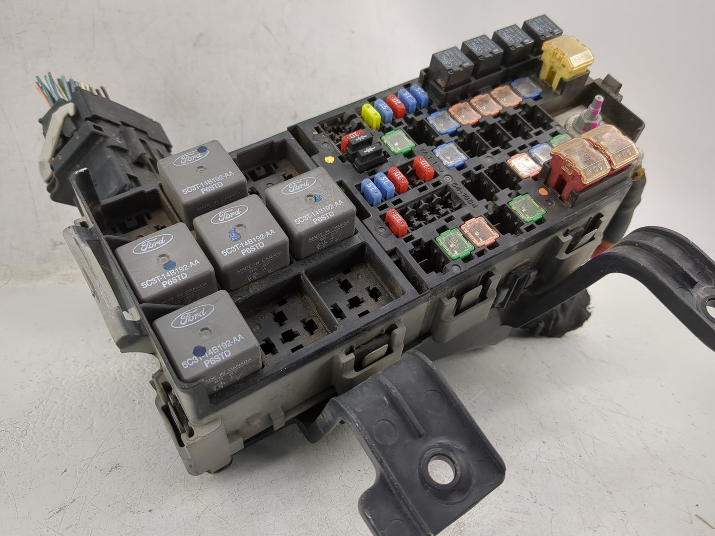 2010-2012 Ford Fusion Fusebox Fuse Box Panel Relay Module P/N:BE5T14290E Fits Fits 2010 2011 2012 OEM Used Auto Parts - Oemu