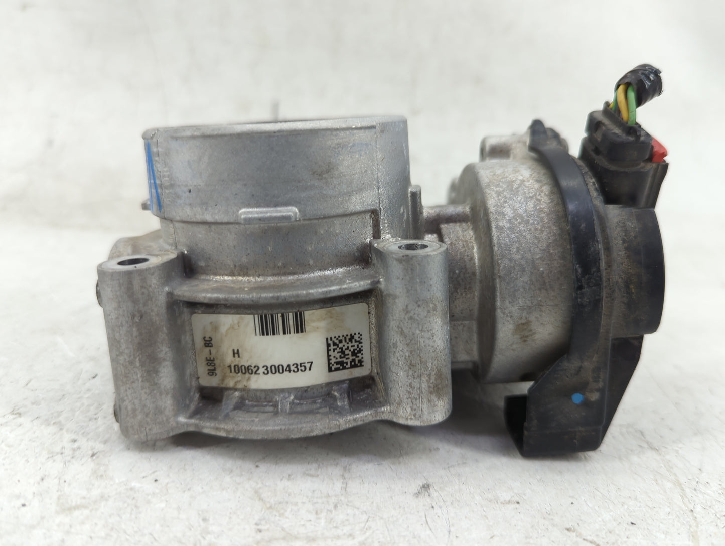 2010-2012 Ford Fusion Throttle Body P/N:9L8E-BC Fits Fits 2009 2010 2011 2012 OEM Used Auto Parts - Oemusedautoparts1.com