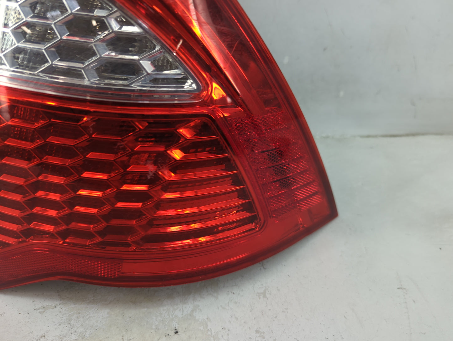 2010-2012 Ford Fusion Tail Light Assembly Passenger Right OEM P/N:9E53-13B504-A Fits Fits 2010 2011 2012 OEM Used Auto Parts