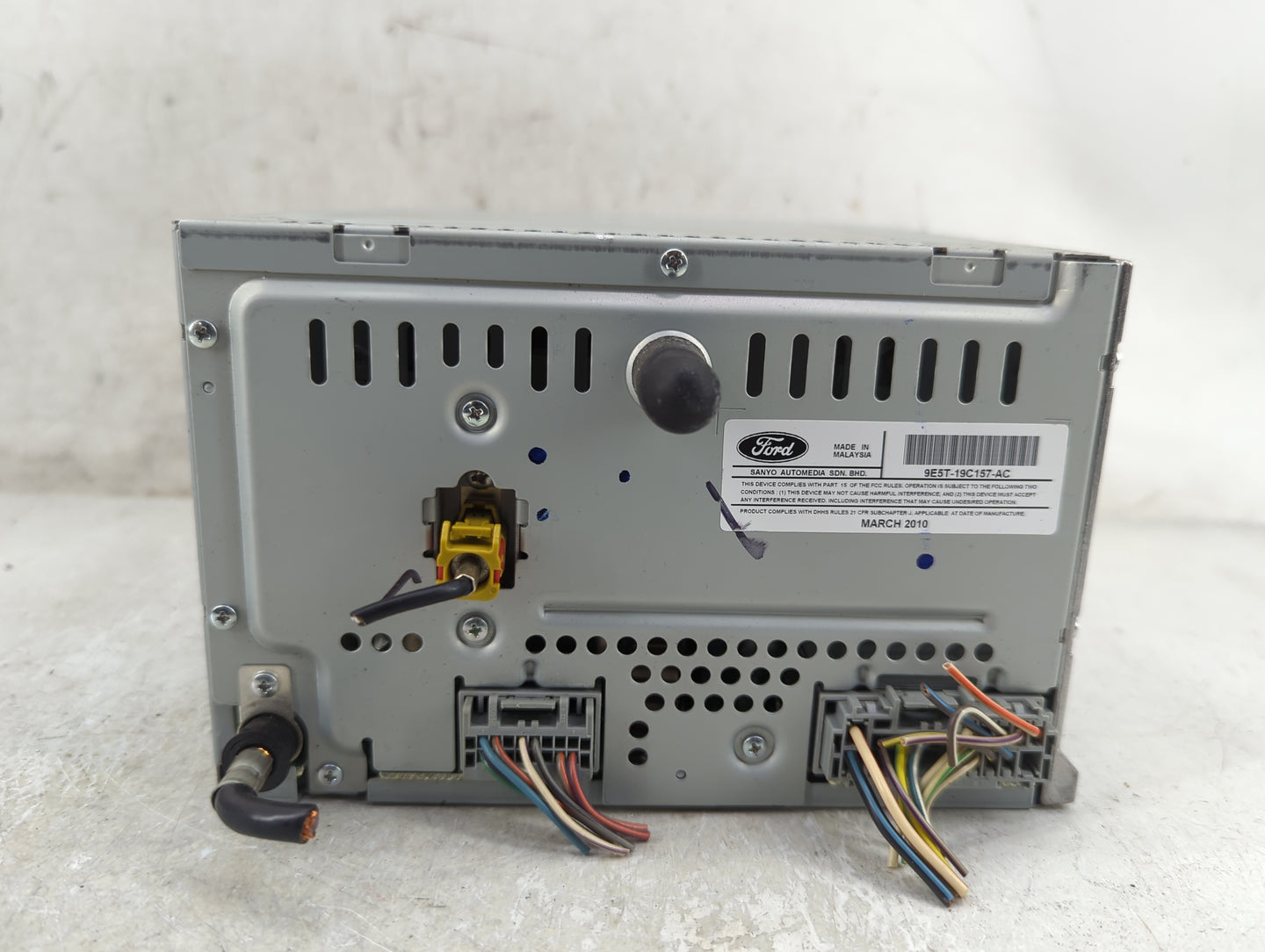 2010-2012 Ford Fusion Radio AM FM Cd Player Receiver Replacement P/N:9EBT-19C107-AC Fits Fits 2010 2011 2012 OEM Used Auto P