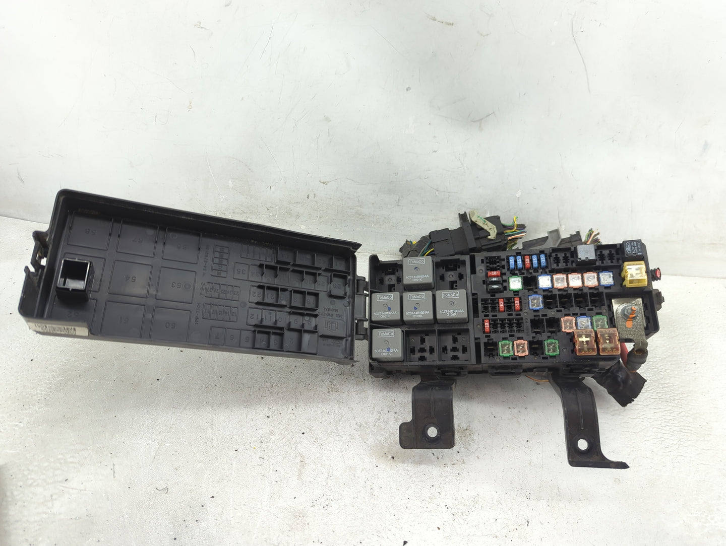 2010-2012 Ford Fusion Fusebox Fuse Box Panel Relay Module P/N:6E5T-14A003-AB Fits Fits 2010 2011 2012 OEM Used Auto Parts - 