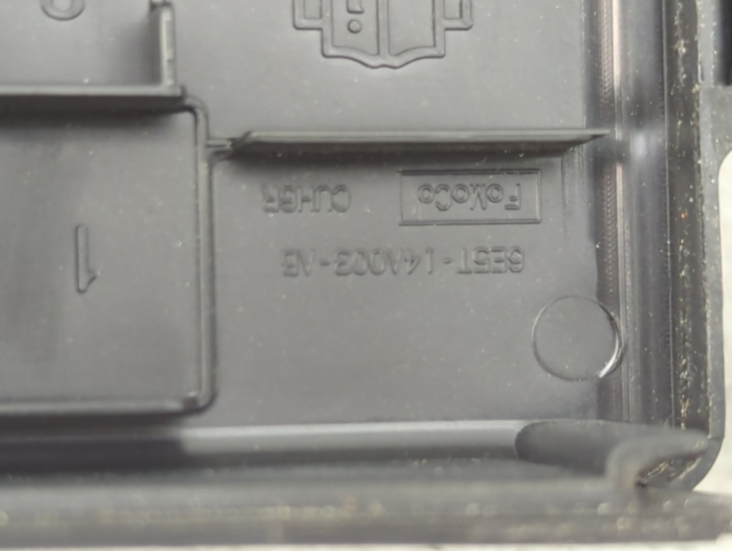 2010-2012 Ford Fusion Fusebox Fuse Box Panel Relay Module P/N:6E5T-14A003-AB Fits Fits 2010 2011 2012 OEM Used Auto Parts - 