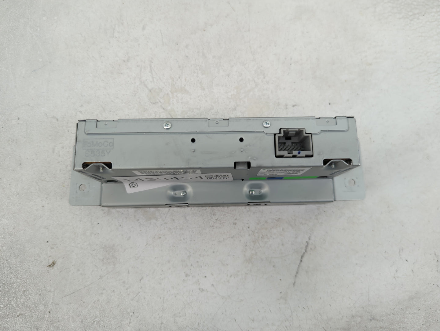 2010-2010 Ford Fusion Information Display Screen 1433454 - Oemusedautoparts1.com