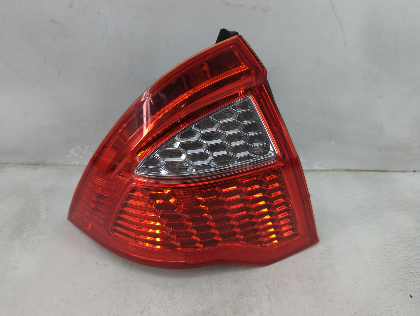 2010-2012 Ford Fusion Tail Light Assembly Driver Left OEM P/N:9E53-13B505-A Fits Fits 2010 2011 2012 OEM Used Auto Parts - O
