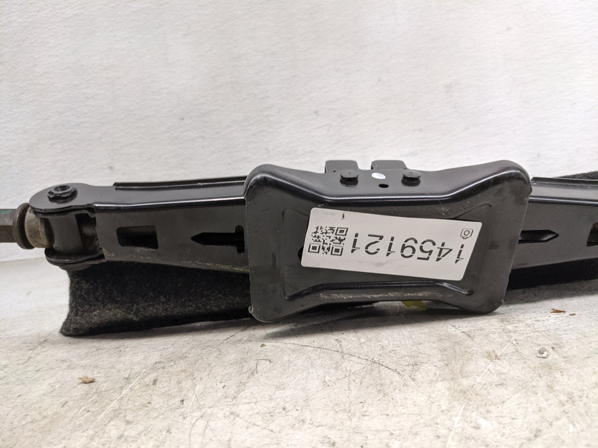 2010 Ford Fusion Spare Scissor Car Jack 1459121 - Oemusedautoparts1.com
