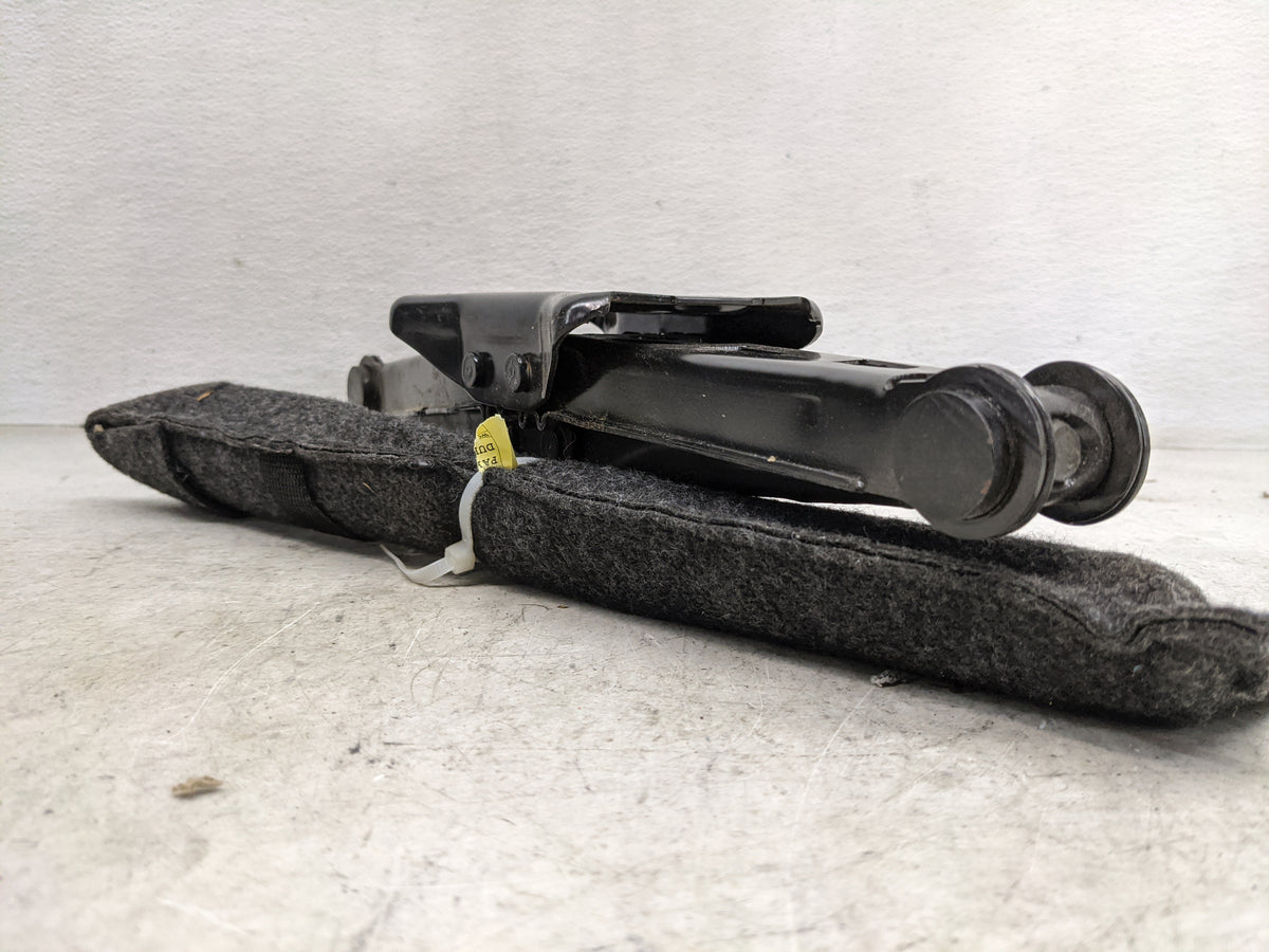 2010 Ford Fusion Spare Scissor Car Jack 1459121 - Oemusedautoparts1.com