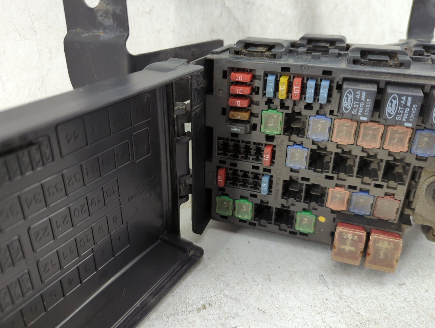 2010-2012 Ford Fusion Fusebox Fuse Box Panel Relay Module P/N:AE5T-14290-A Fits Fits 2010 2011 2012 OEM Used Auto Parts - Oe