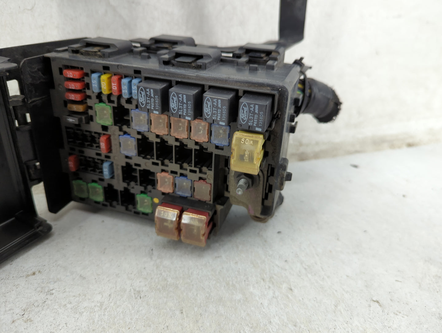 2010-2012 Ford Fusion Fusebox Fuse Box Panel Relay Module P/N:AE5T-14290-A Fits Fits 2010 2011 2012 OEM Used Auto Parts - Oe