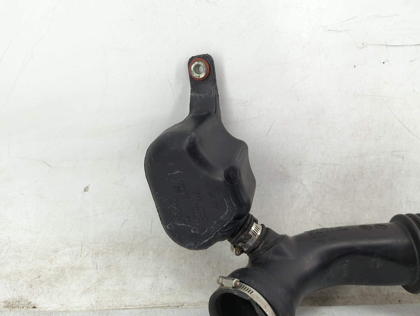 2010 Ford Fusion Air Cleaner Intake Duct Hose Tube 1466675 - Oemusedautoparts1.com