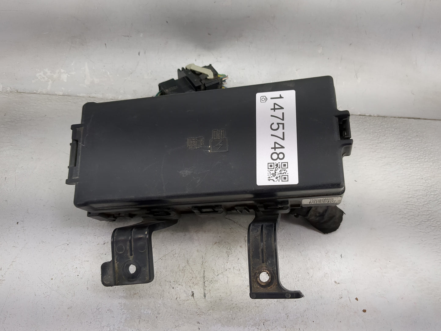 2010-2012 Ford Fusion Fusebox Fuse Box Panel Relay Module P/N:AE5T-14290-E 5C3T-14B192-AA Fits Fits 2010 2011 2012 OEM Used 