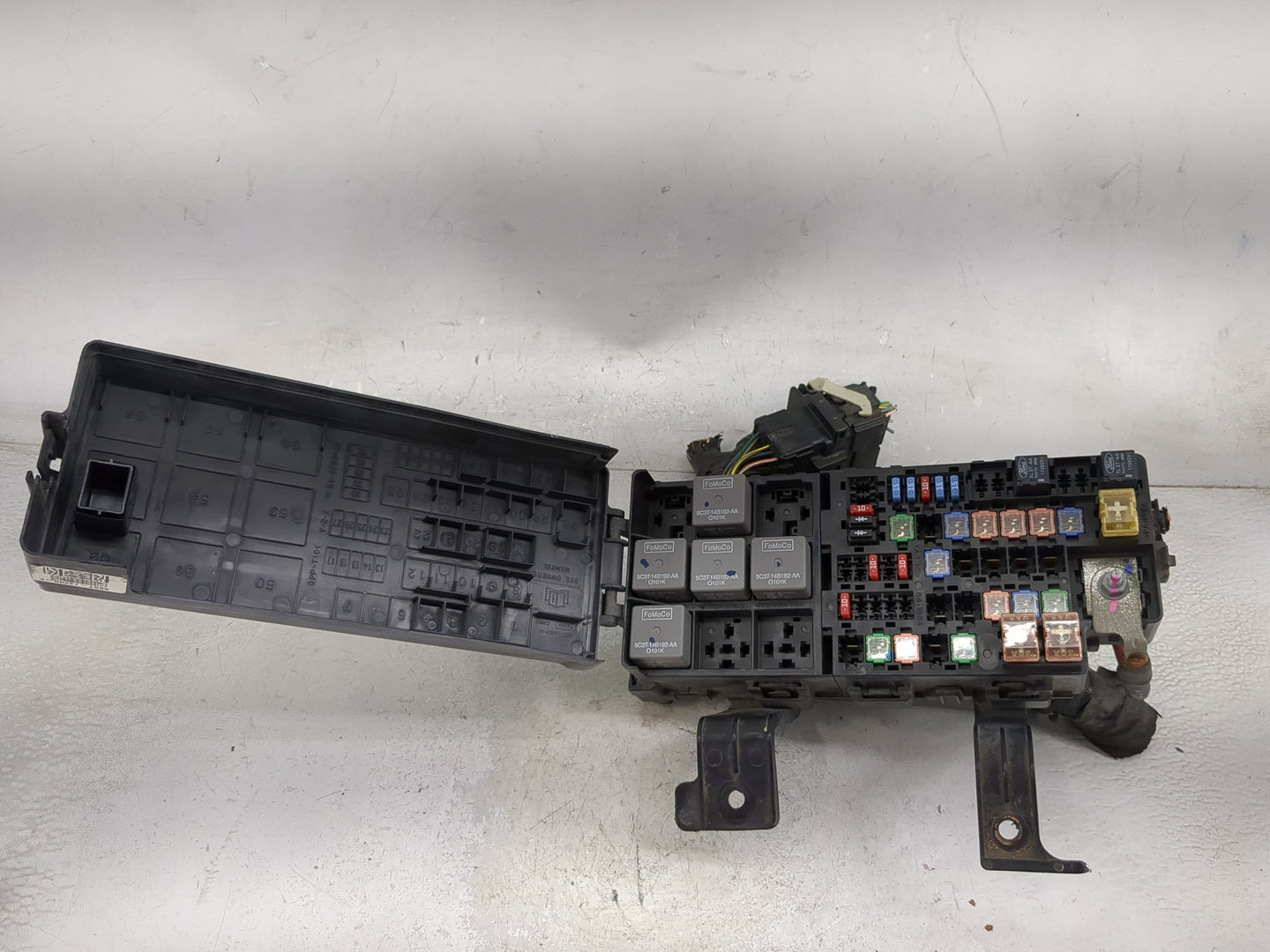 2010-2012 Ford Fusion Fusebox Fuse Box Panel Relay Module P/N:AE5T-14290-E 5C3T-14B192-AA Fits Fits 2010 2011 2012 OEM Used 