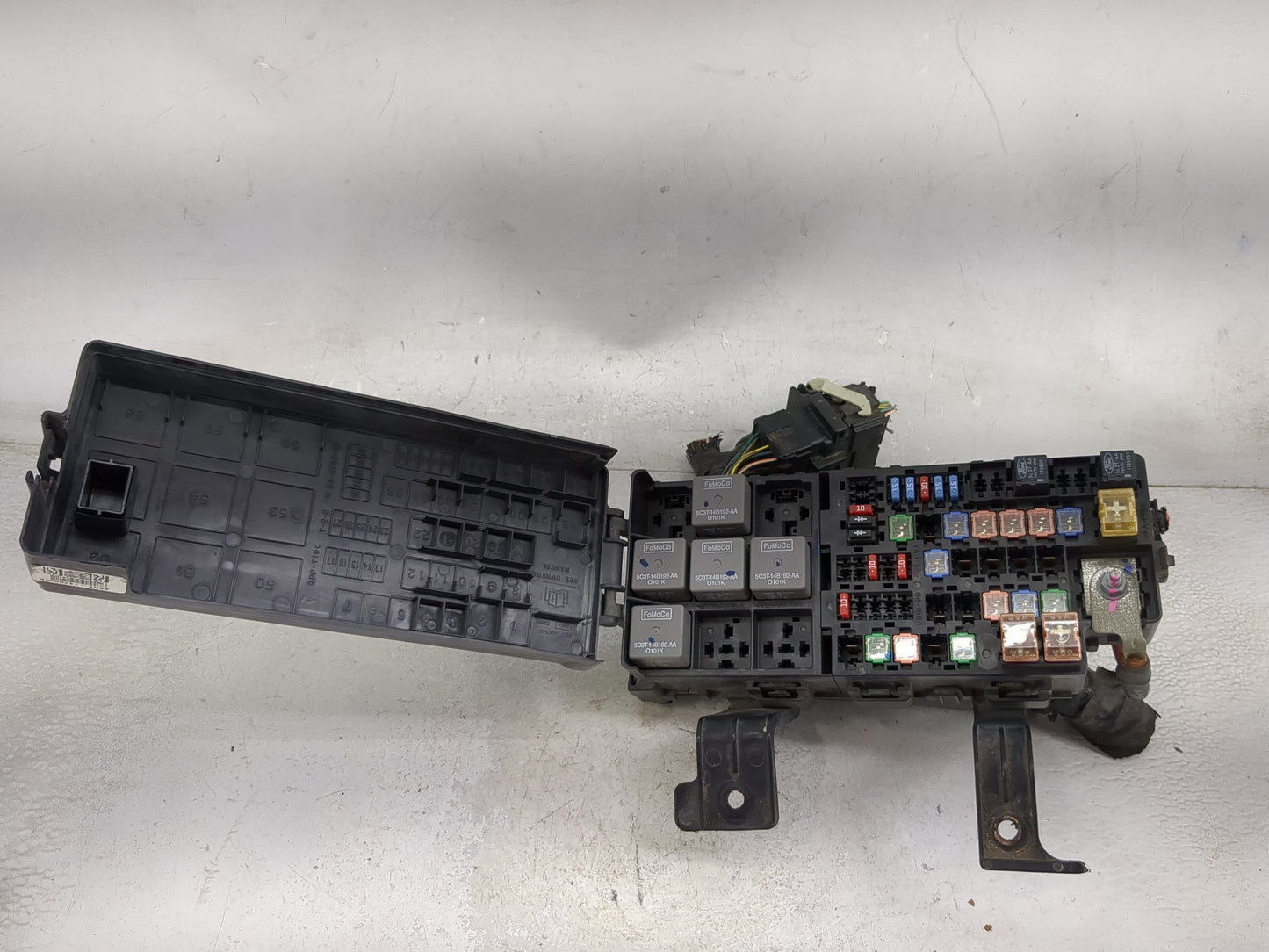 2010-2012 Ford Fusion Fusebox Fuse Box Panel Relay Module P/N:AE5T-14290-E 5C3T-14B192-AA Fits Fits 2010 2011 2012 OEM Used 