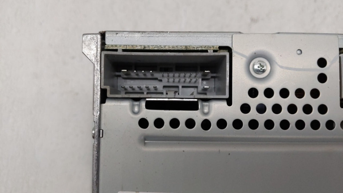 2010-2010 Ford Fusion Am Fm Cd Player Radio Receiver 147895 - Oemusedautoparts1.com