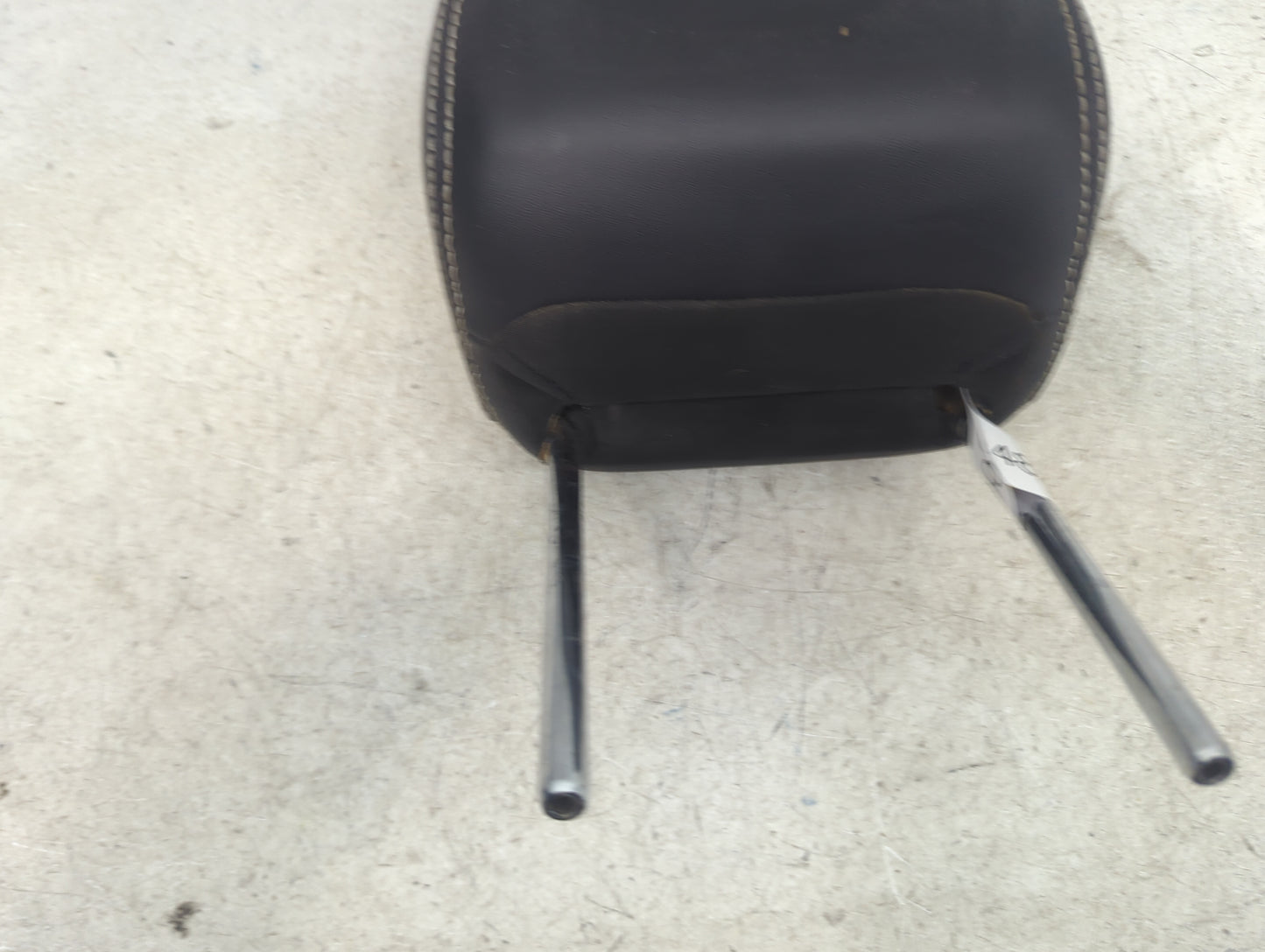 2010 Ford Fusion Headrest Head Rest Front Driver Seat Black - Oemusedautoparts1.com