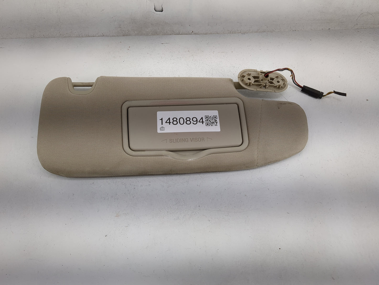 2010 Ford Fusion Sun Visor Shade Replacement Passenger Right Mirror Fits OEM Used Auto Parts - Oemusedautoparts1.com