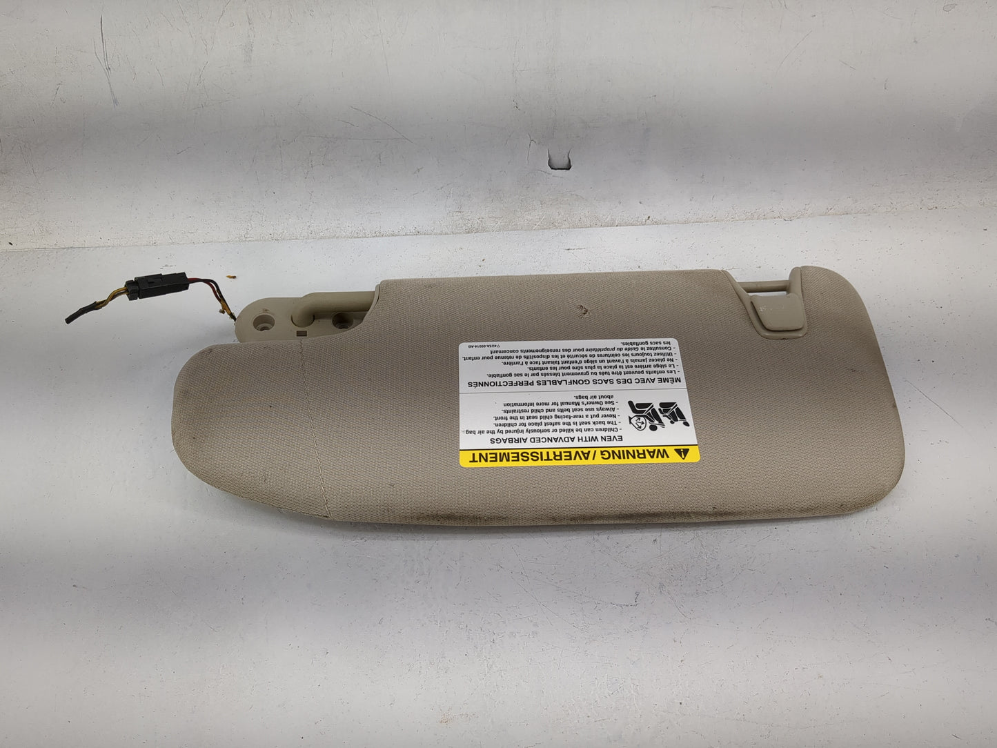 2010 Ford Fusion Sun Visor Shade Replacement Passenger Right Mirror Fits OEM Used Auto Parts - Oemusedautoparts1.com