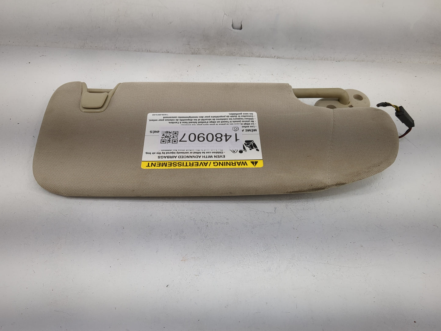 2010 Ford Fusion Sun Visor Shade Replacement Driver Left Mirror Fits OEM Used Auto Parts - Oemusedautoparts1.com
