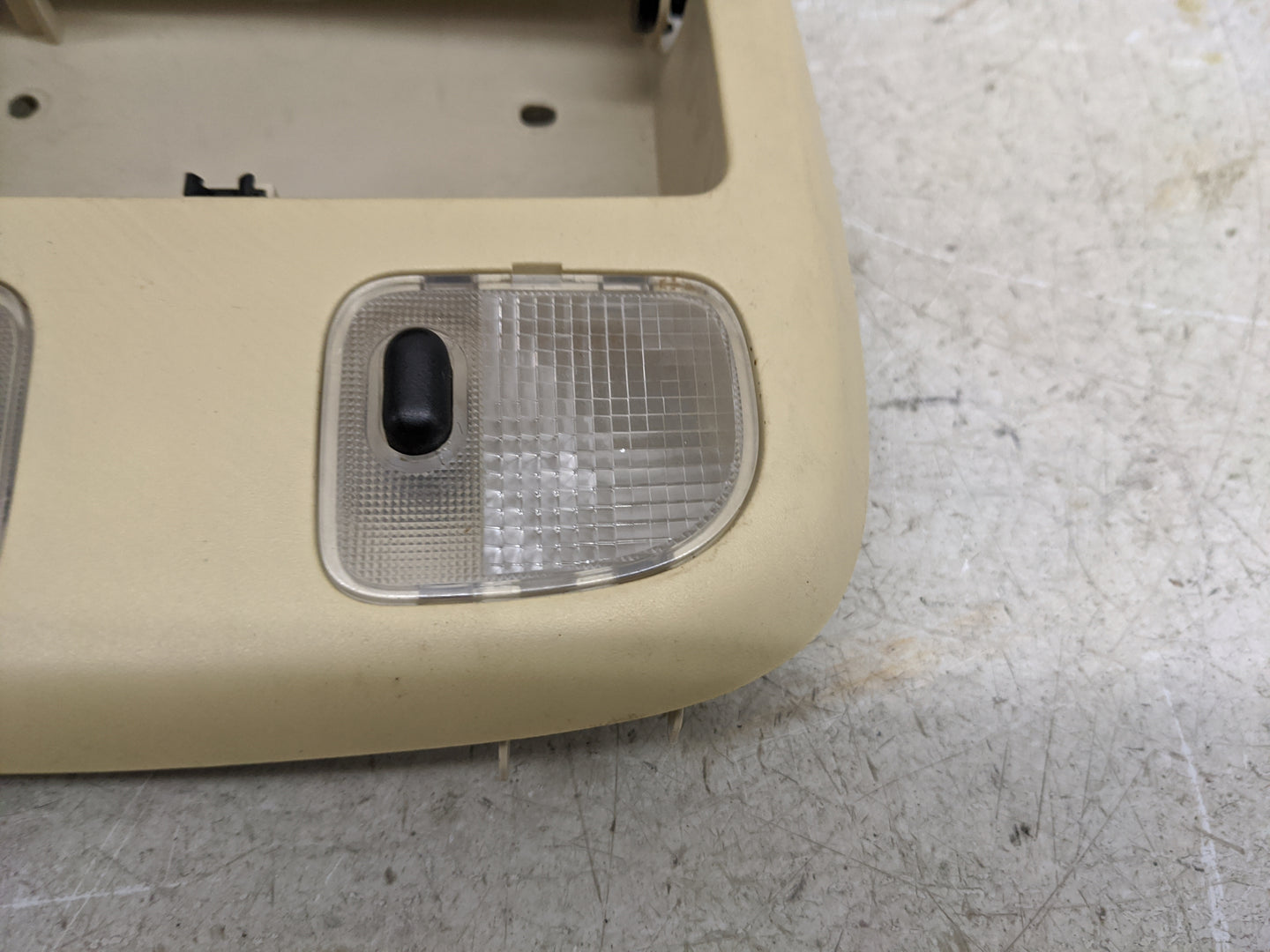 2010-2012 Ford Fusion Overhead Roof Console Tan - Oemusedautoparts1.com