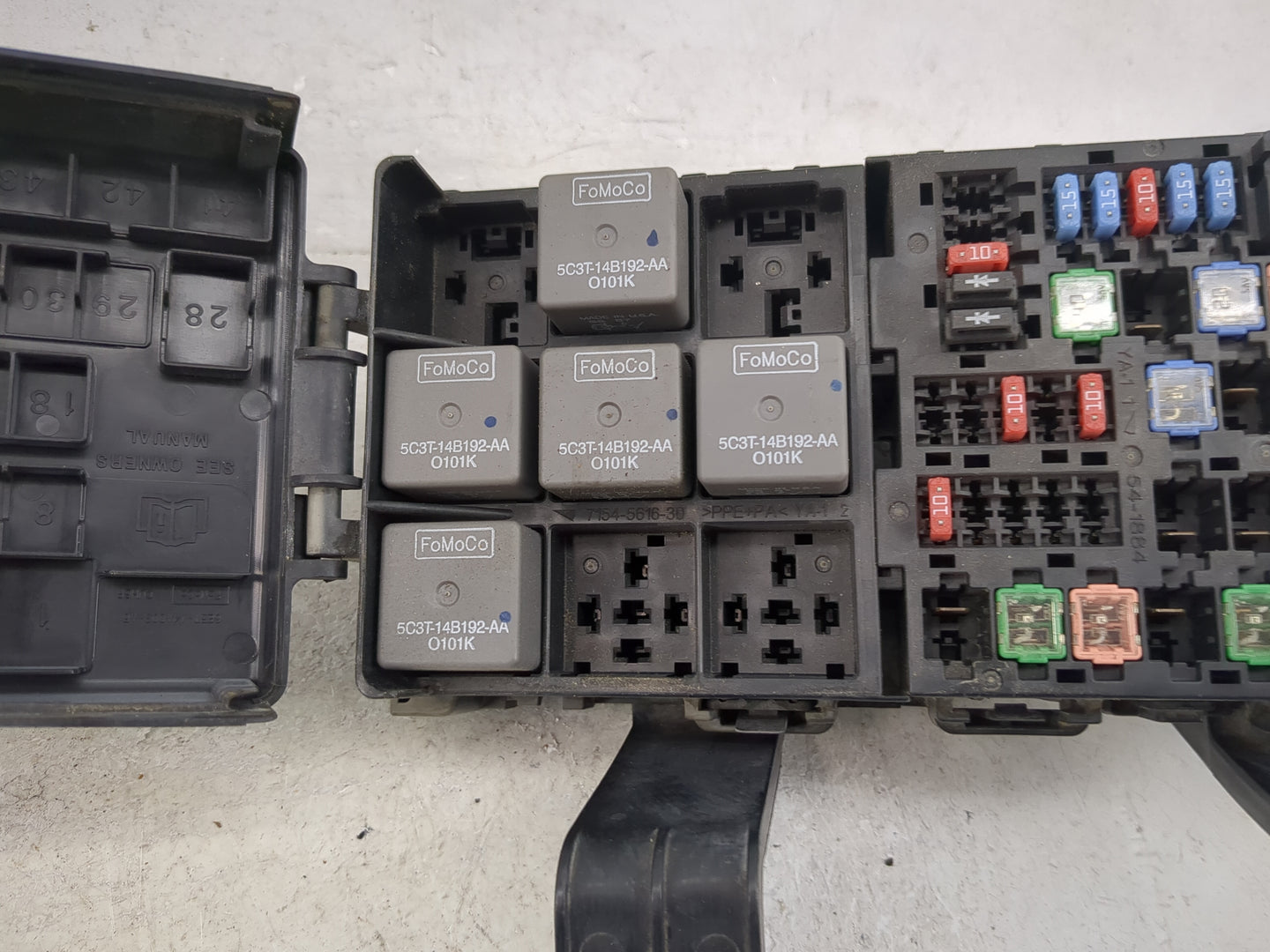 2010-2012 Ford Fusion Fusebox Fuse Box Panel Relay Module P/N:5C3T-14B192-AA 6E5T-14A003-AB, 5L3T-AA Fits Fits 2010 2011 201