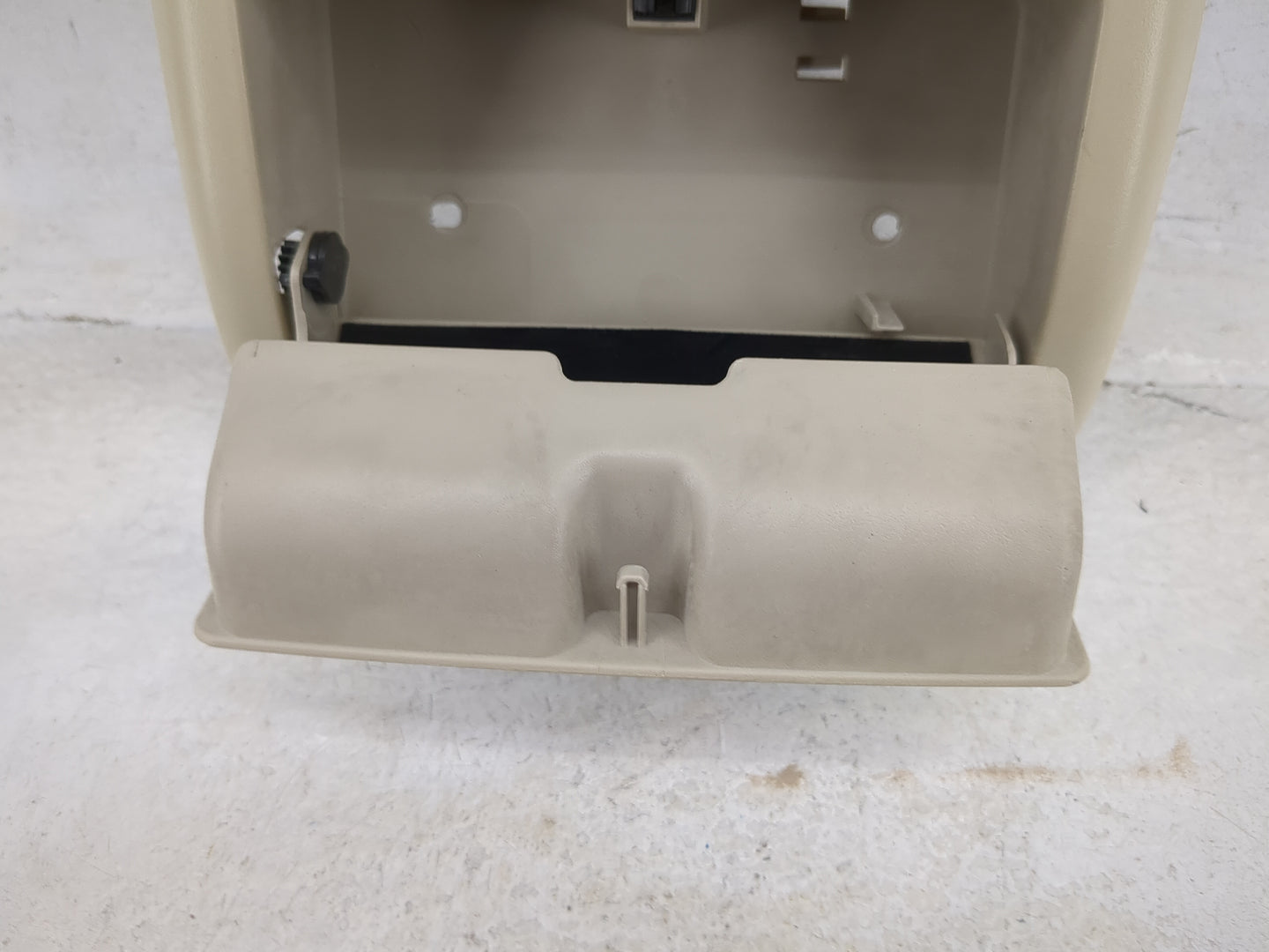 2010-2012 Ford Fusion Overhead Roof Console Tan 1497374 - Oemusedautoparts1.com